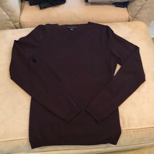 Banana Republic burgundy light weight sweater